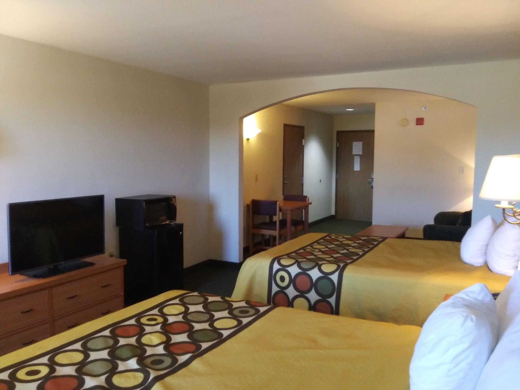Super 8 By Wyndham Columbia East Hotel Exterior photo