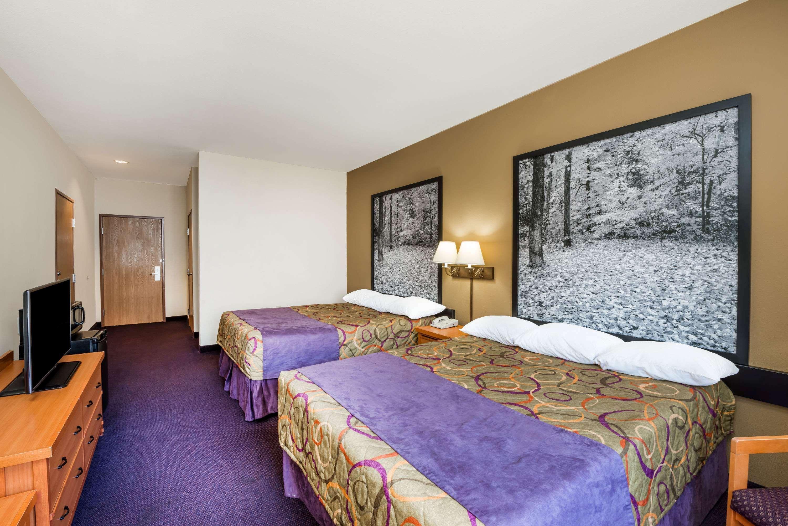 Super 8 By Wyndham Columbia East Hotel Exterior photo