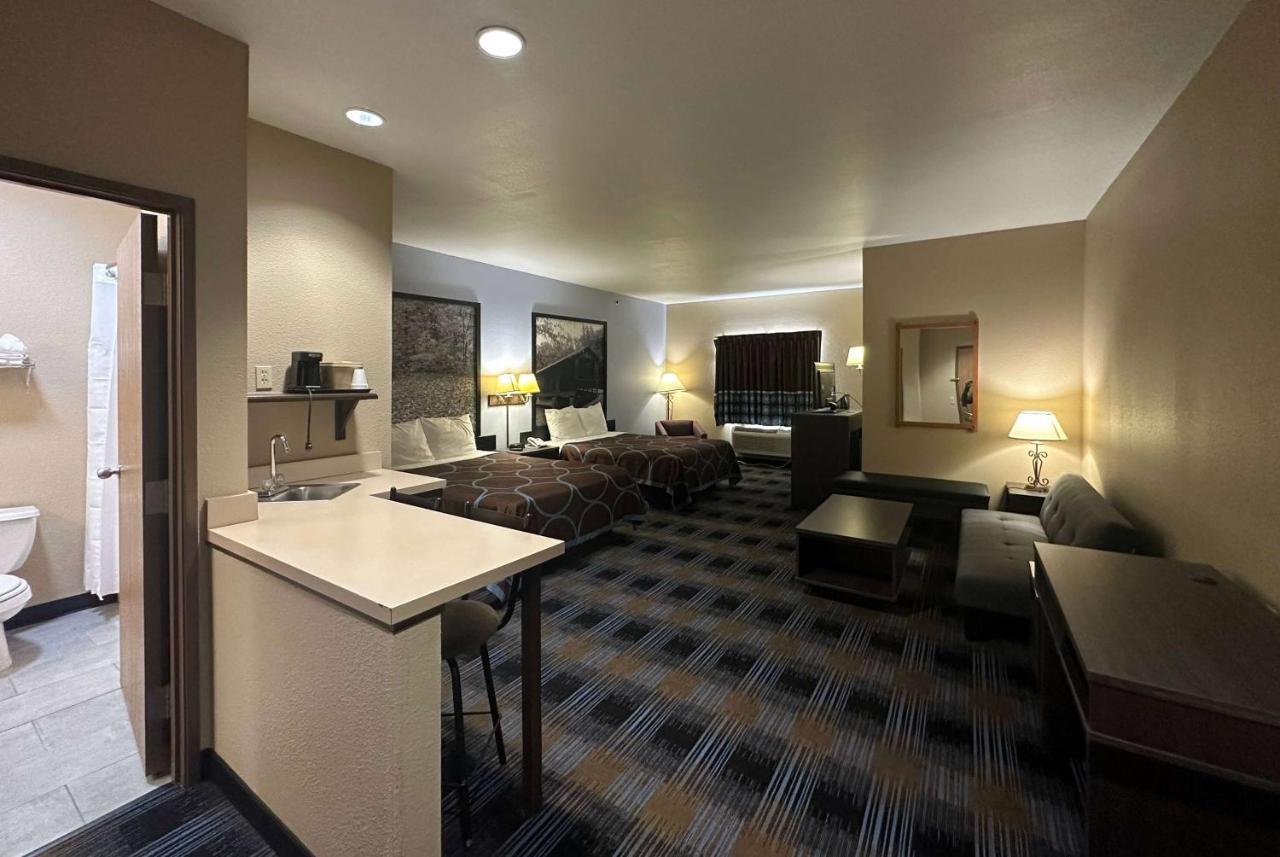 Super 8 By Wyndham Columbia East Hotel Exterior photo